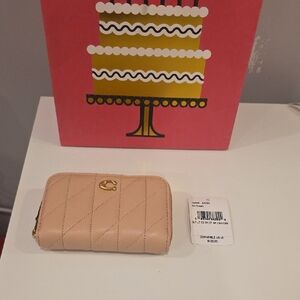 NWT Coach Quilted Pebbled Leather Essential Card Holder In Cream Color